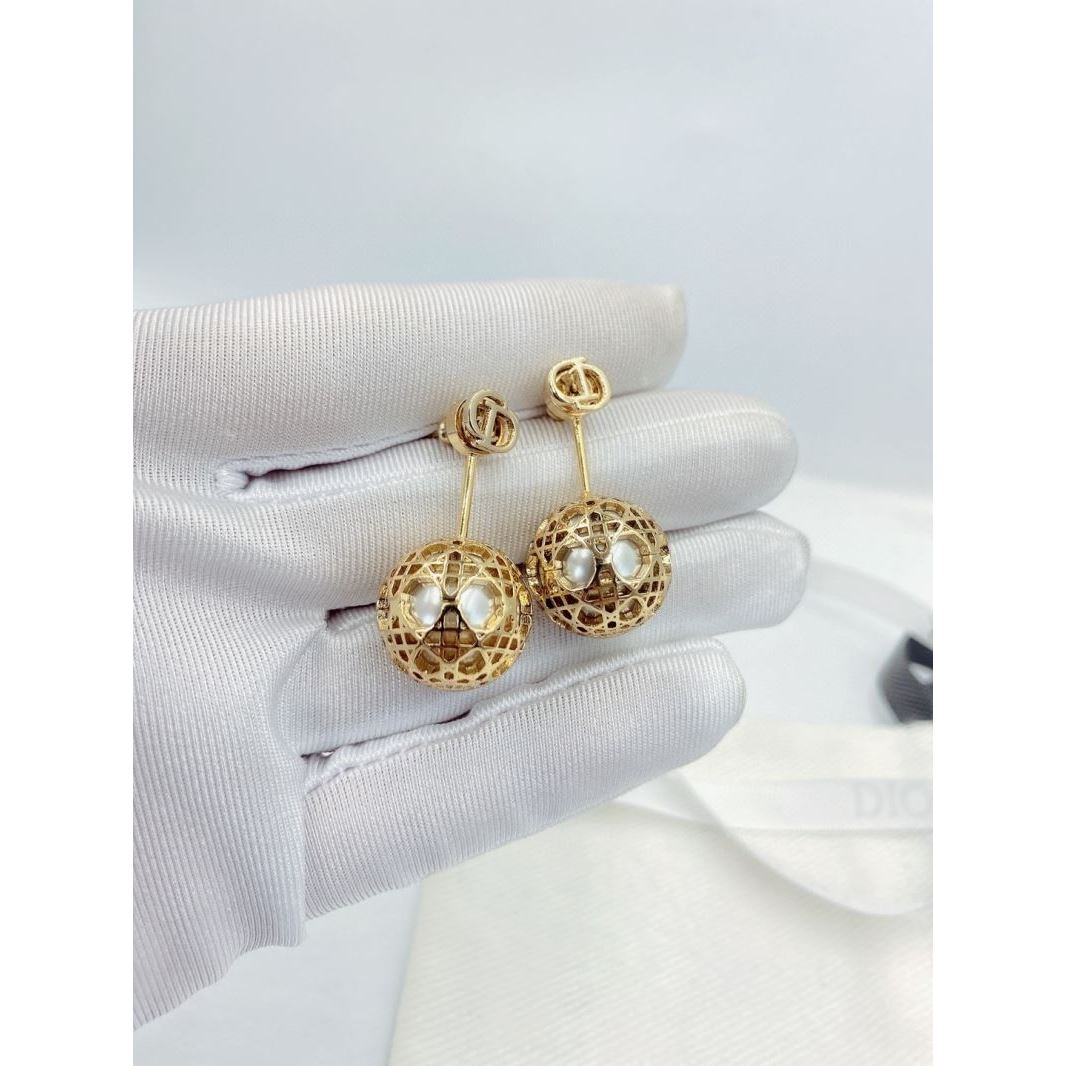 Christian Dior Earrings - Click Image to Close